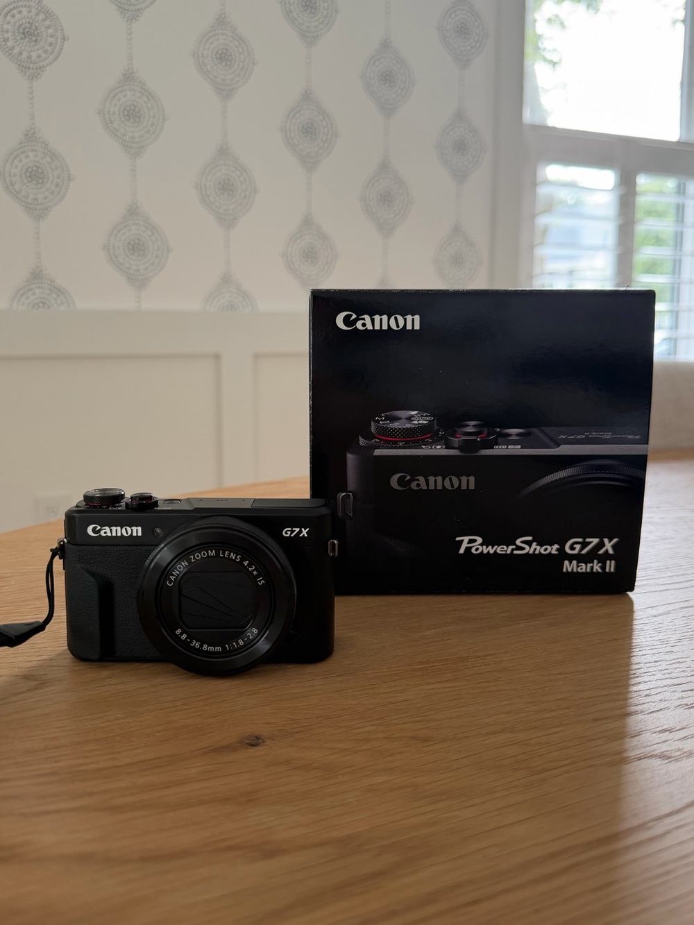 NEW Canon PowerShot G7 X Mark II Compact Digital Camera